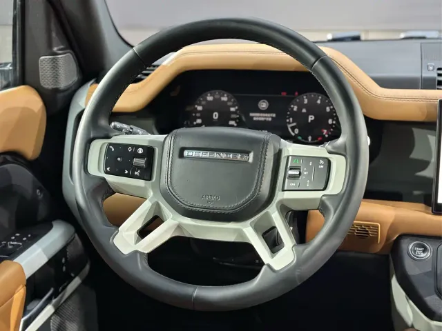 Land Rover Defender — Фото автомобиля 10
