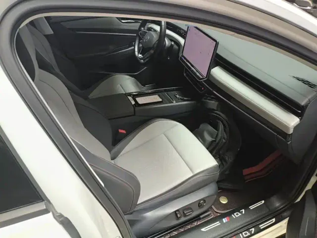 Volkswagen ID.7 Vizzion — Фото автомобиля 24