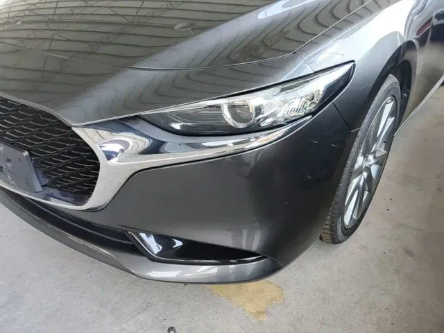 Mazda Axela — Фото автомобиля 23