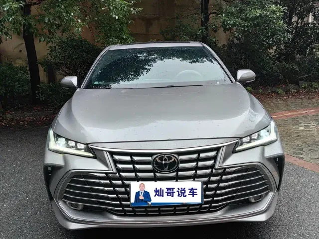 Toyota Avalon — Фото автомобиля 2