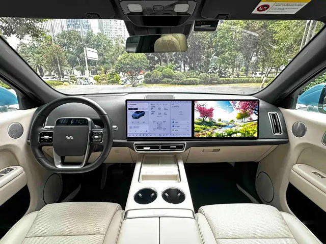 Li Auto L7 — Фото автомобиля 10