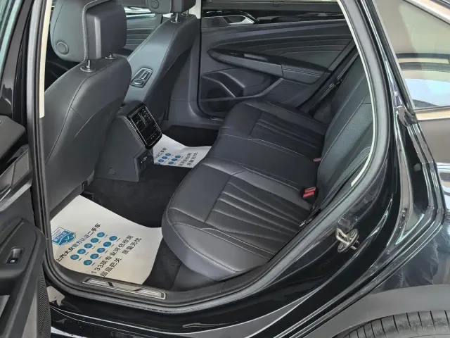 Volkswagen Passat 2024 380TSI Starlight Dragon Glory Edition — Фото автомобиля 8
