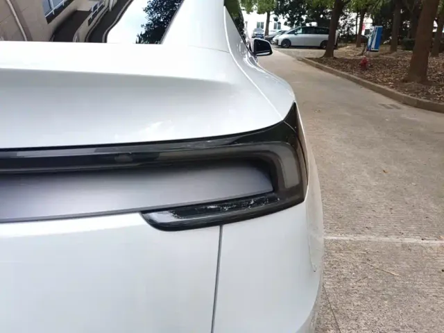 Tesla Model Y — Фото автомобиля 7