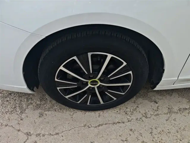Roewe i5 — Фото автомобиля 22