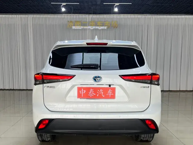 Toyota Highlander — Фото автомобиля 5