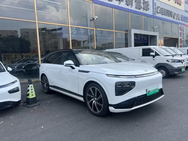 Xpeng G9 — Фото автомобиля 3