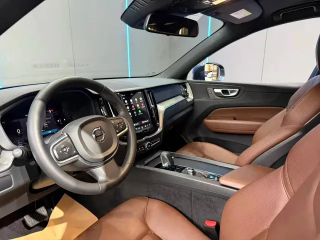 Volvo XC60 — Фото автомобиля 11