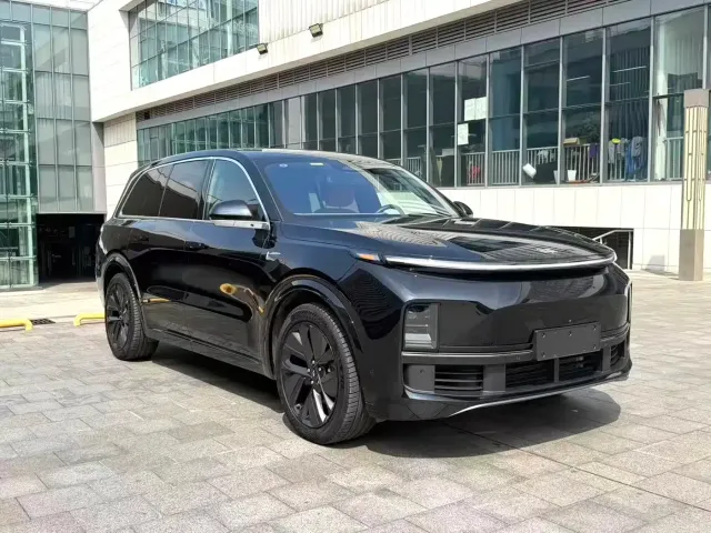 Li Auto Li Xiang L9 2024 Pro — Фото автомобиля 3