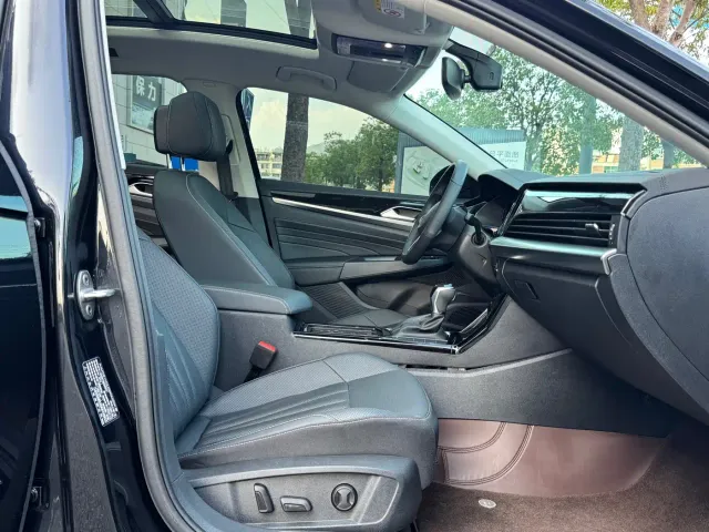 Volkswagen Passat — Фото автомобиля 11