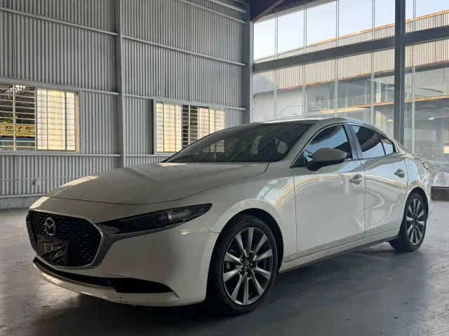 Фотография автомобиля — Mazda Axela