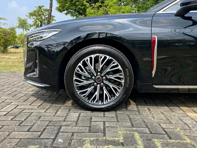 Hongqi H5 — Фото автомобиля 10