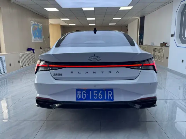 Hyundai Elantra — Фото автомобиля 4
