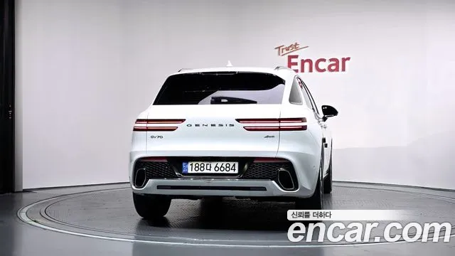 Genesis GV70 — Фото автомобиля 4