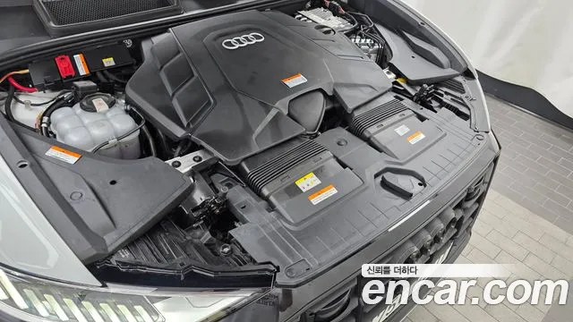 Audi Q8 55 TFSI quattro Premium — Фото автомобиля 6