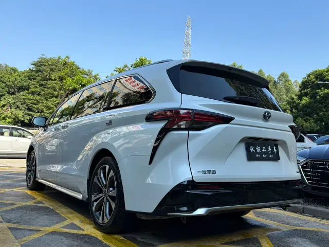 Toyota Granvia — Фото автомобиля 5