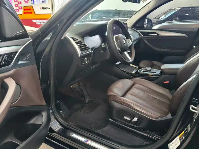 BMW iX3 — Фото автомобиля 4