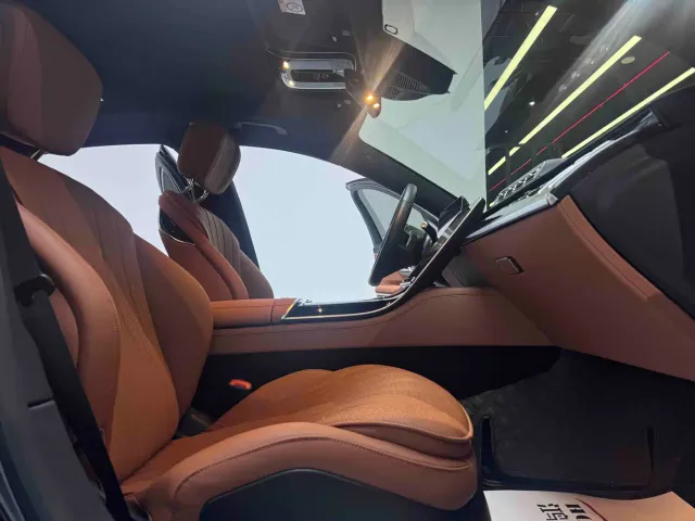 Mercedes-Benz S-Class — Фото автомобиля 12