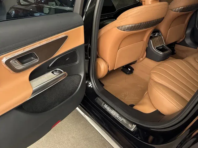 Mercedes-Benz E-Class — Фото автомобиля 9