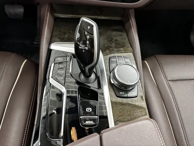 BMW 5 Series — Фото автомобиля 20