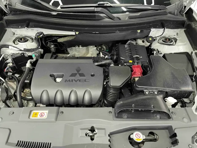 Mitsubishi Outlander — Фото автомобиля 16