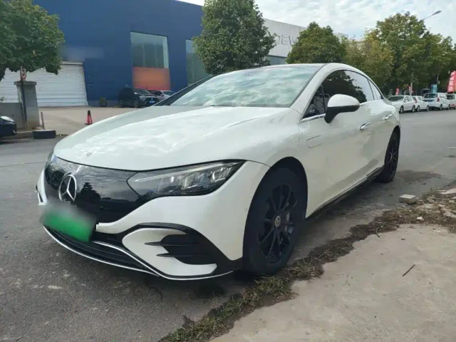 Фотография автомобиля — Mercedes-Benz EQE