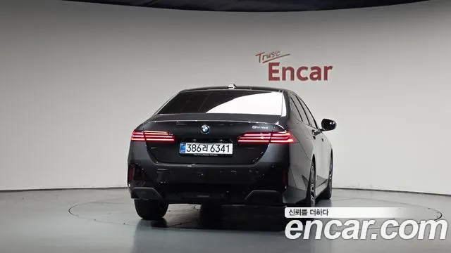 BMW 5-Series 5 серия (G60) 523d M Sport — Фото автомобиля 3