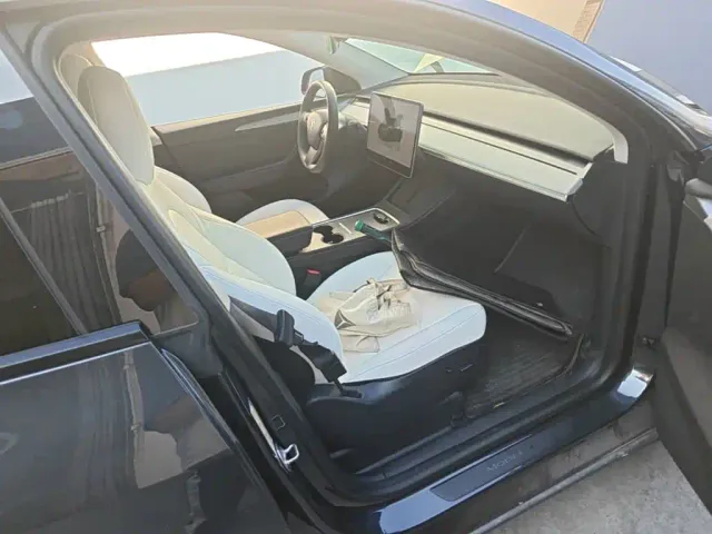 Tesla Model Y — Фото автомобиля 8