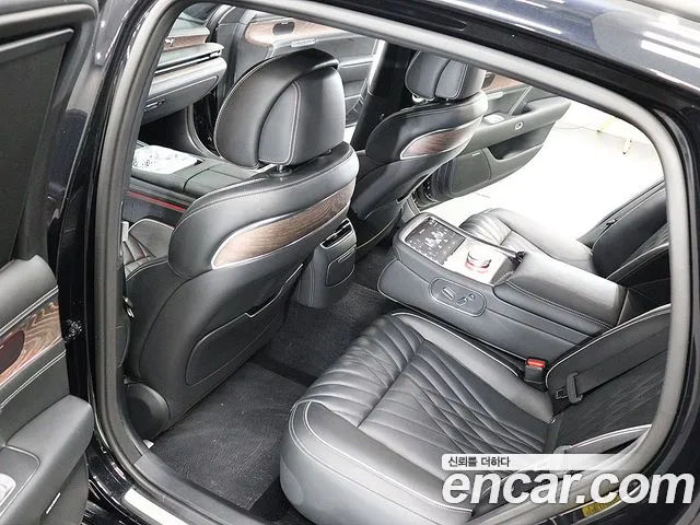 Genesis G90 Бензин 3.5 турбо AWD — Фото автомобиля 11