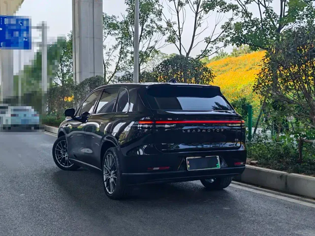 Leapmotor C10 — Фото автомобиля 4