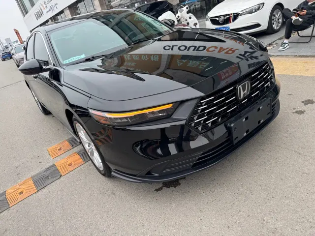 Honda Accord — Фото автомобиля 3