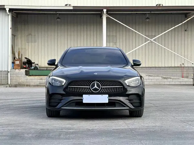 Mercedes-Benz E-Class — Фото автомобиля 2