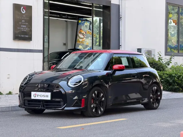 Фотография автомобиля — MINI John Cooper Works