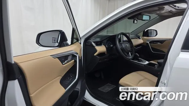 Toyota RAV4 — Фото автомобиля 10
