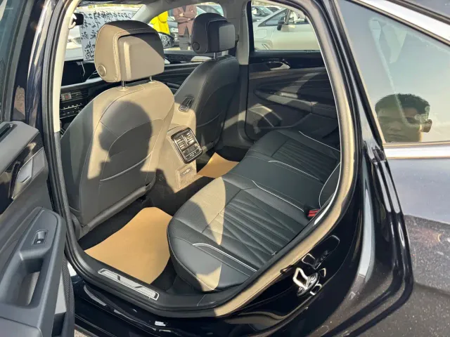 Volkswagen Passat — Фото автомобиля 9