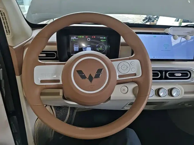 Wuling Hongguang Mini EV — Фото автомобиля 10