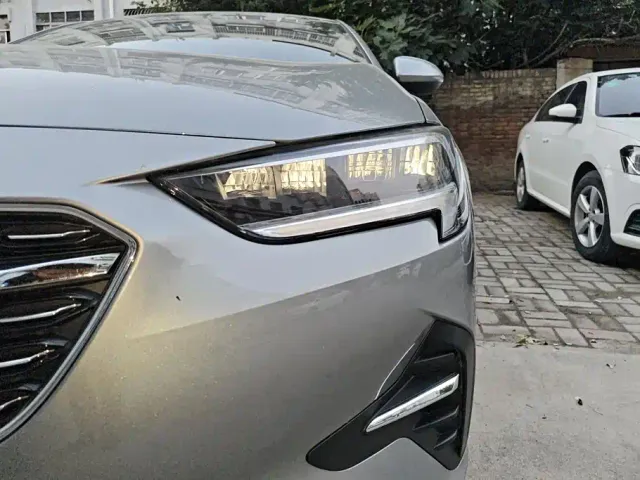 Buick Regal — Фото автомобиля 5