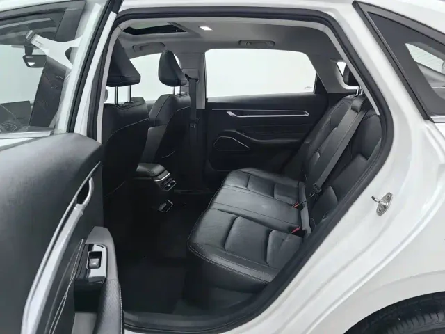Geely Emgrand — Фото автомобиля 15