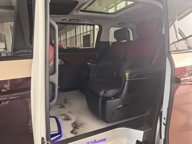 GAC Trumpchi E9 — Фото автомобиля 12