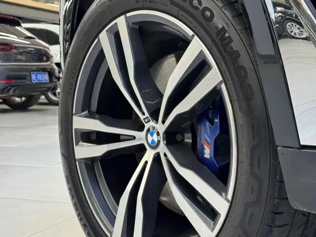 BMW X7 — Фото автомобиля 8