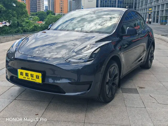 Фотография автомобиля — Tesla Model Y
