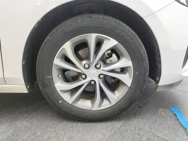 Buick Verano — Фото автомобиля 6