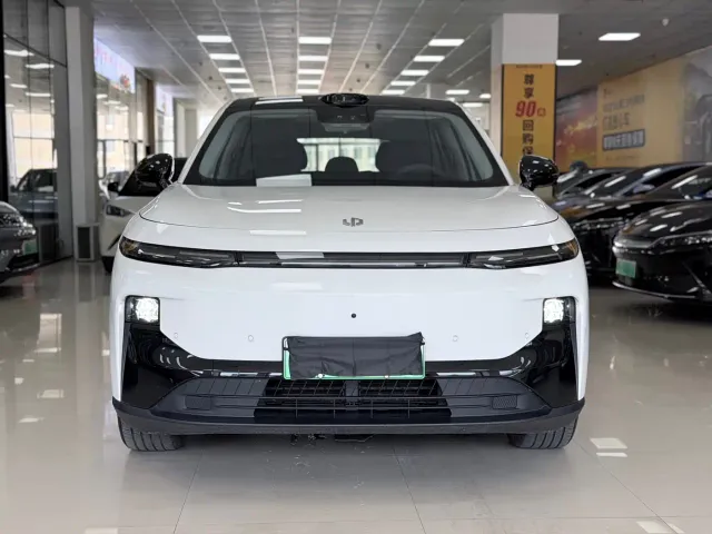 Leapmotor B10 — Фото автомобиля 2