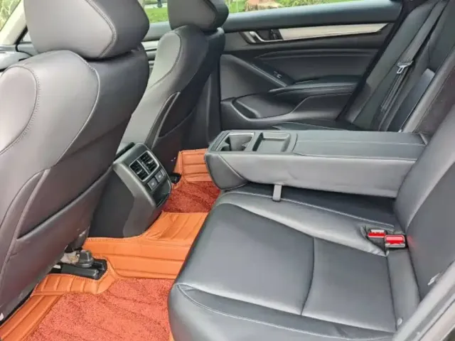 Honda Accord — Фото автомобиля 5