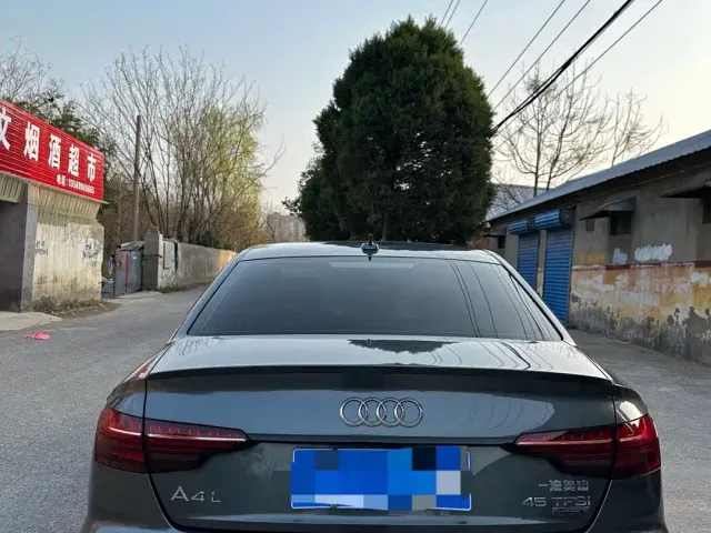 Audi A4L — Фото автомобиля 9