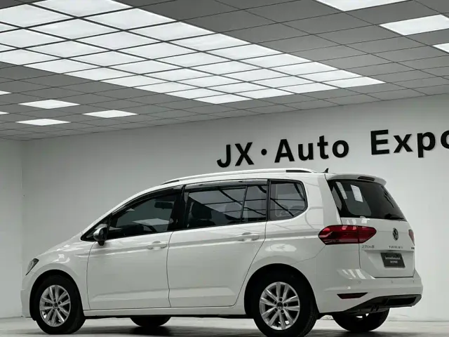 Volkswagen Touran — Фото автомобиля 19