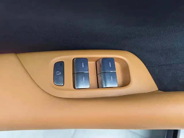 Xiaomi YU7 — Фото автомобиля 9