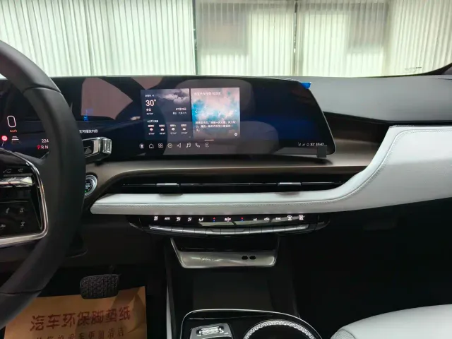 Cadillac GT4 — Фото автомобиля 14