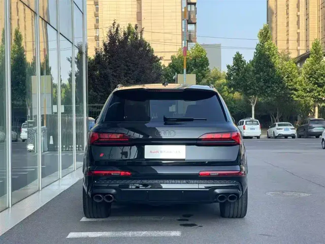 Audi Audi SQ7 2024 4.0 TFSI — Фото автомобиля 5