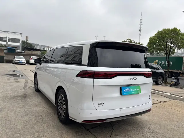 BYD Xia — Фото автомобиля 10