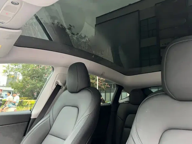 Tesla Model Y — Фото автомобиля 14